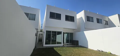 Casa Rincón de San Gerardo – Frente al Parque 6